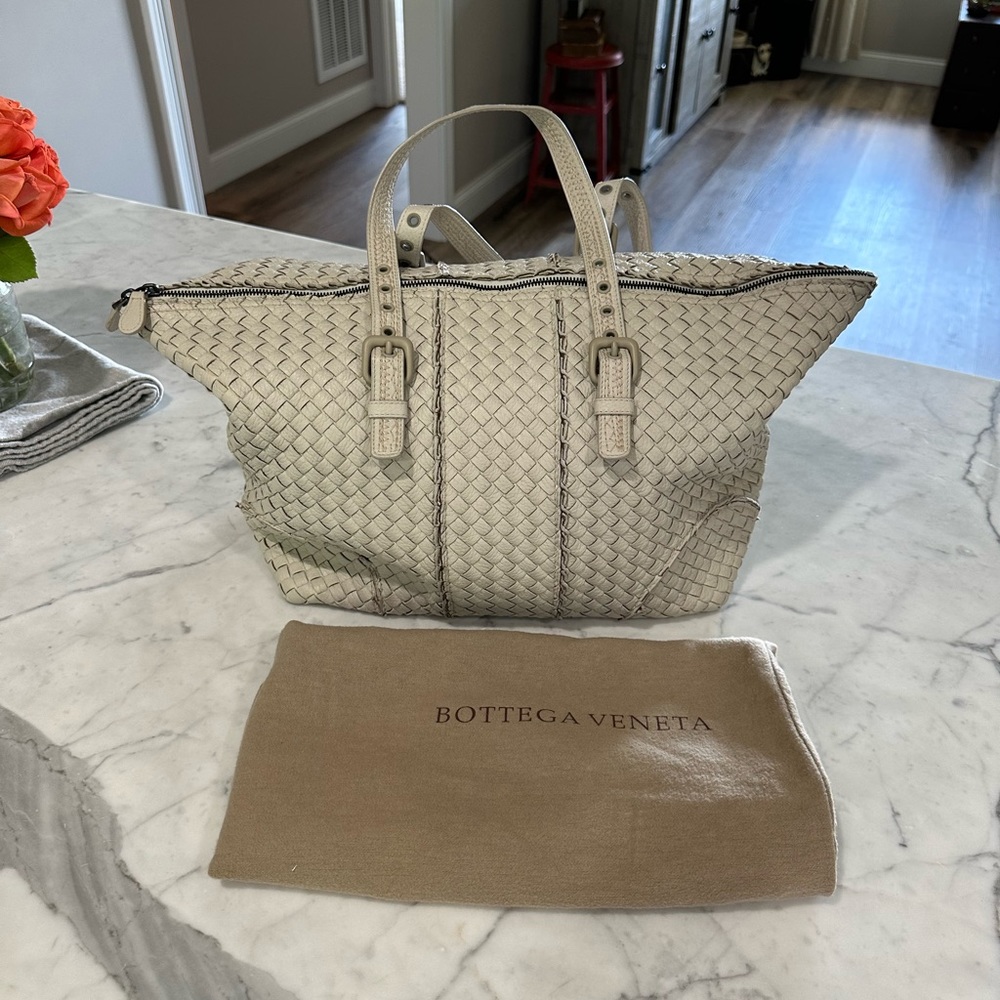 SOLD SOLD SOLD Bottega Veneta Roma Tote Bag In Intrecciato Nappa Leather SOLD